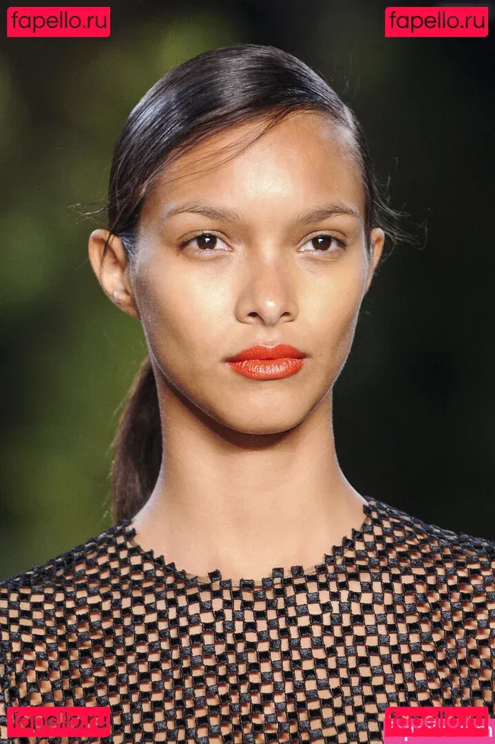 Lais Ribeiro Onlyfans Photo Gallery 