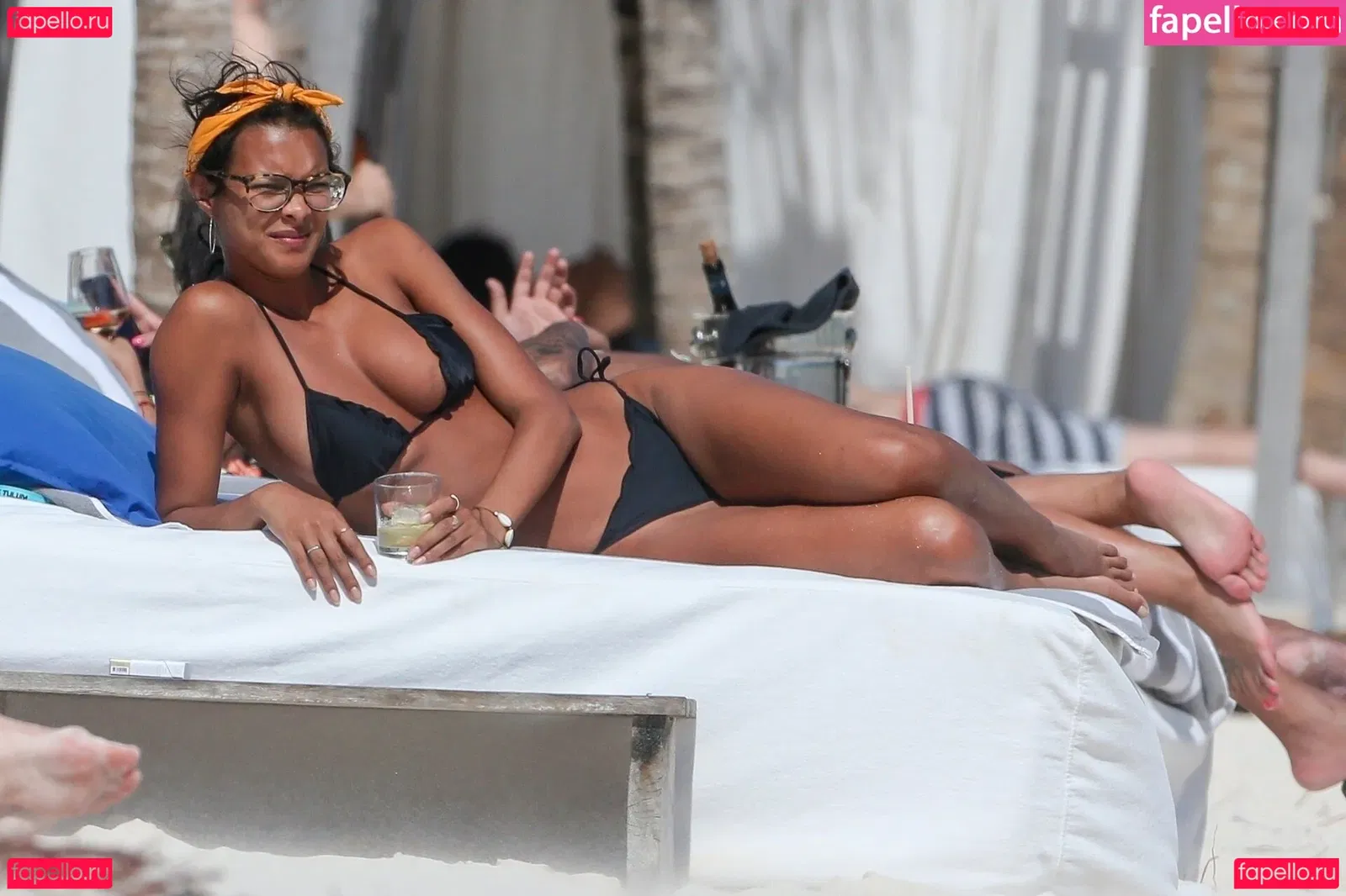 Lais Ribeiro Onlyfans Photo Gallery 