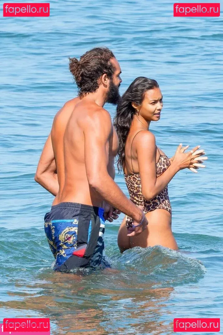 Lais Ribeiro Onlyfans Photo Gallery 