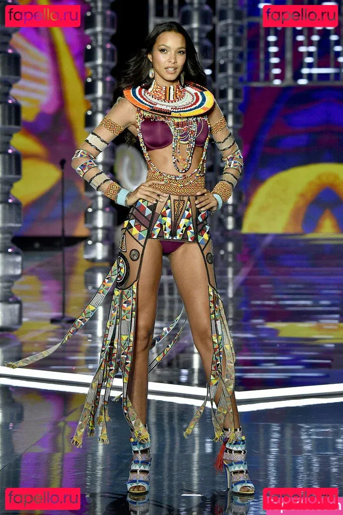 Lais Ribeiro Onlyfans Photo Gallery 