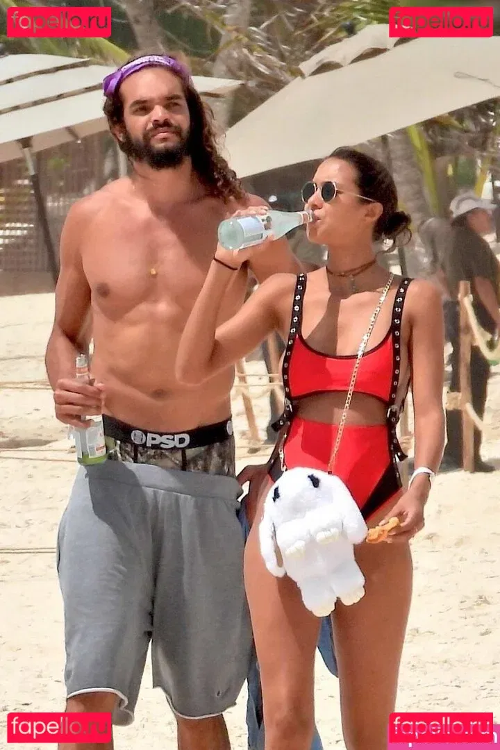 Lais Ribeiro Onlyfans Photo Gallery 