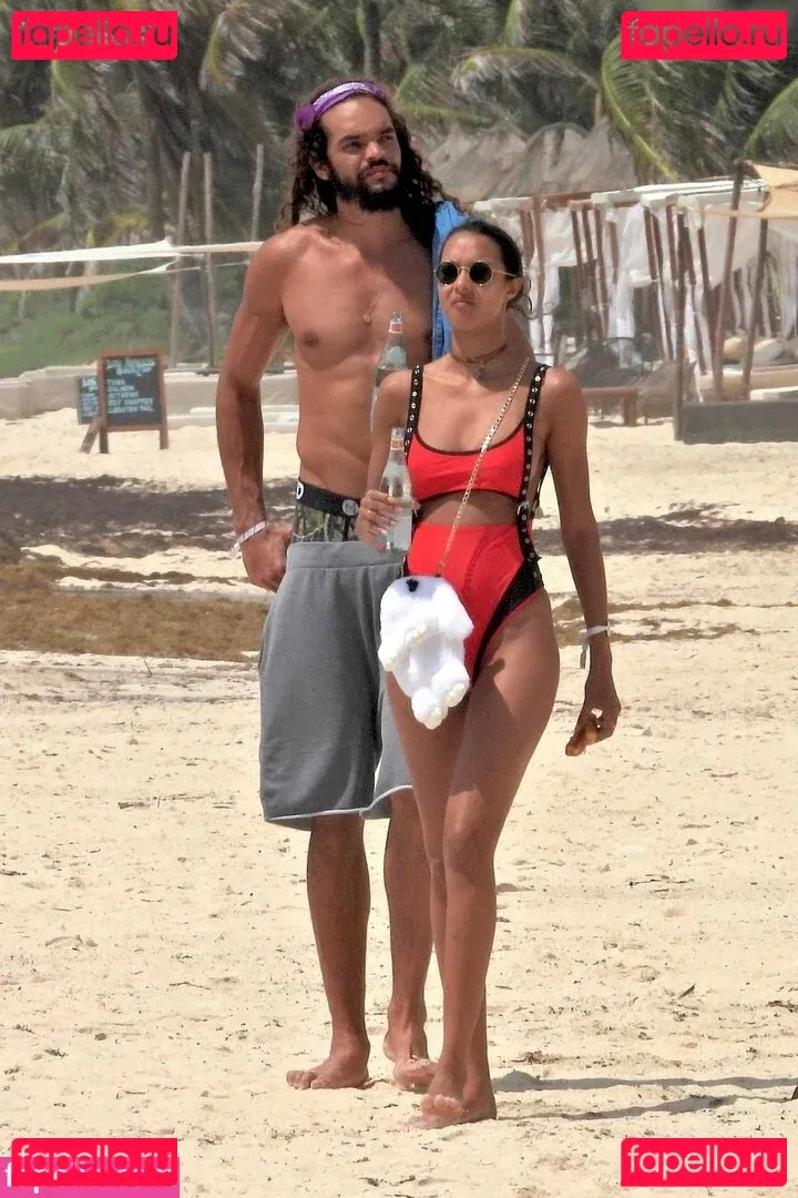 Lais Ribeiro Onlyfans Photo Gallery 