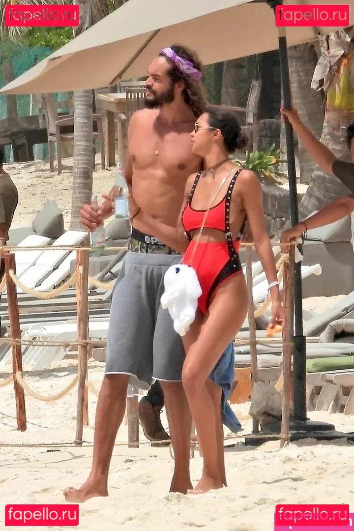 Lais Ribeiro Onlyfans Photo Gallery 