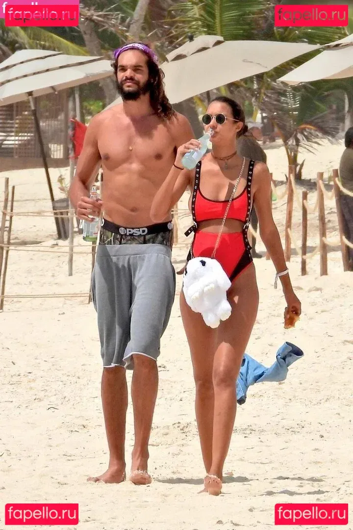 Lais Ribeiro Onlyfans Photo Gallery 