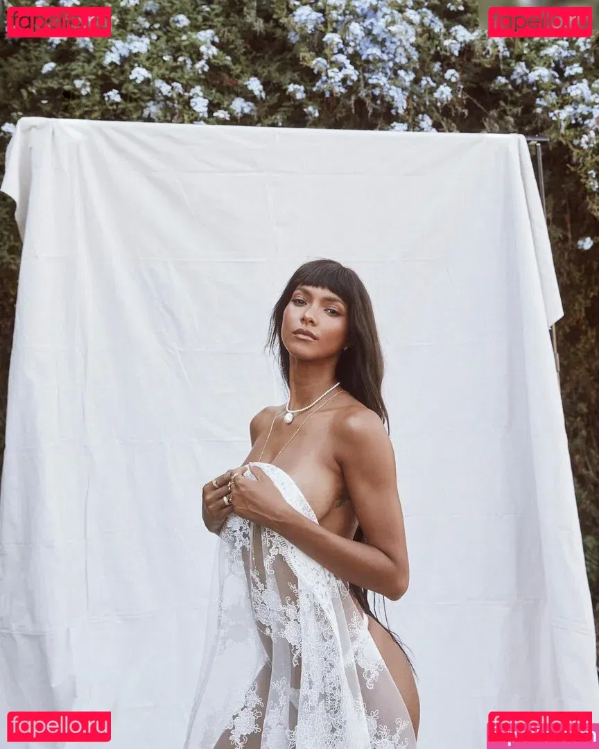 Lais Ribeiro Onlyfans Photo Gallery 