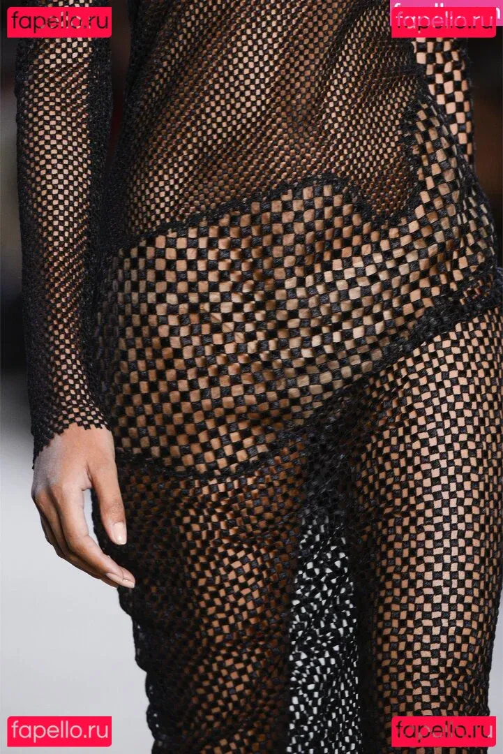 Lais Ribeiro Onlyfans Photo Gallery 