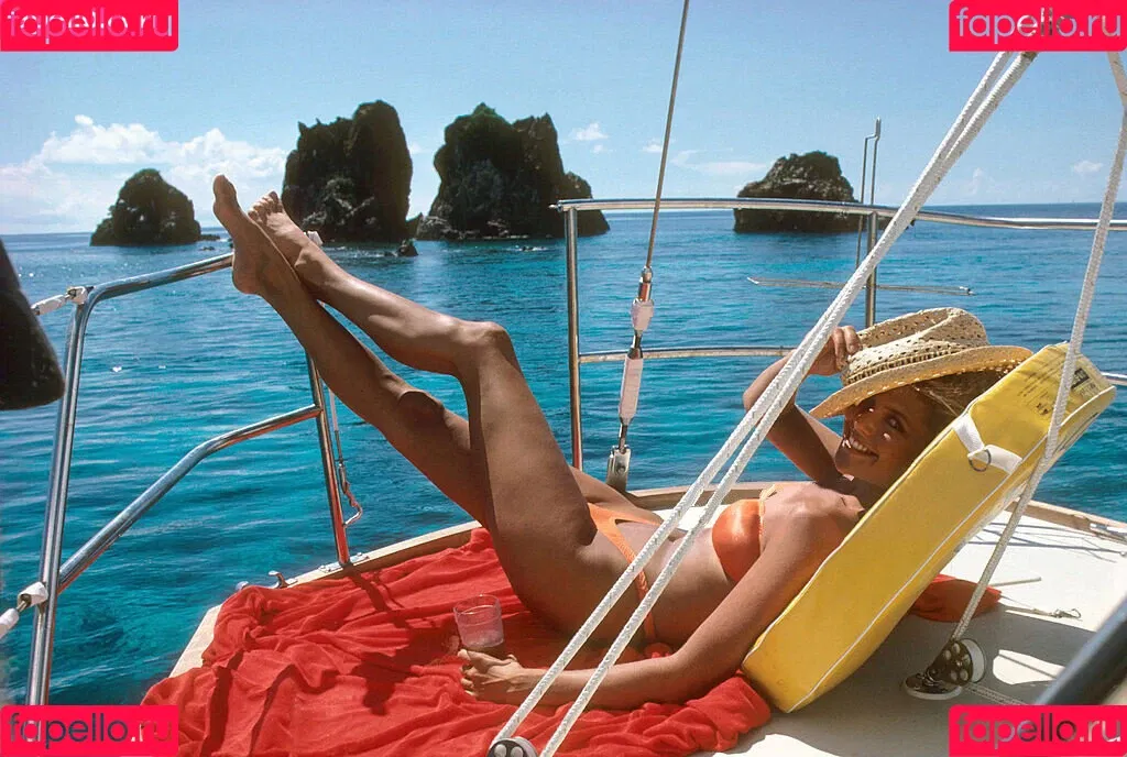Christie Brinkley Onlyfans Photo Gallery 