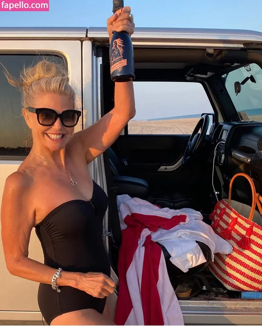 Christie Brinkley Onlyfans Photo Gallery 