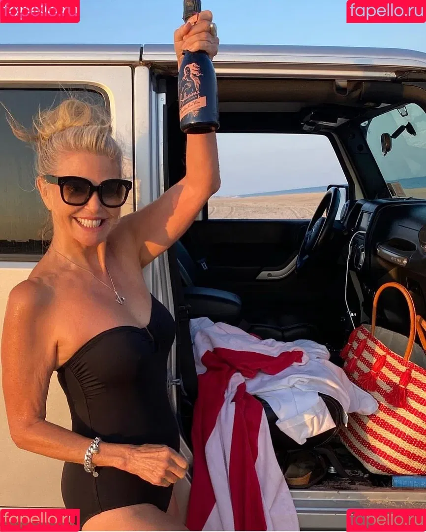 Christie Brinkley Onlyfans Photo Gallery 