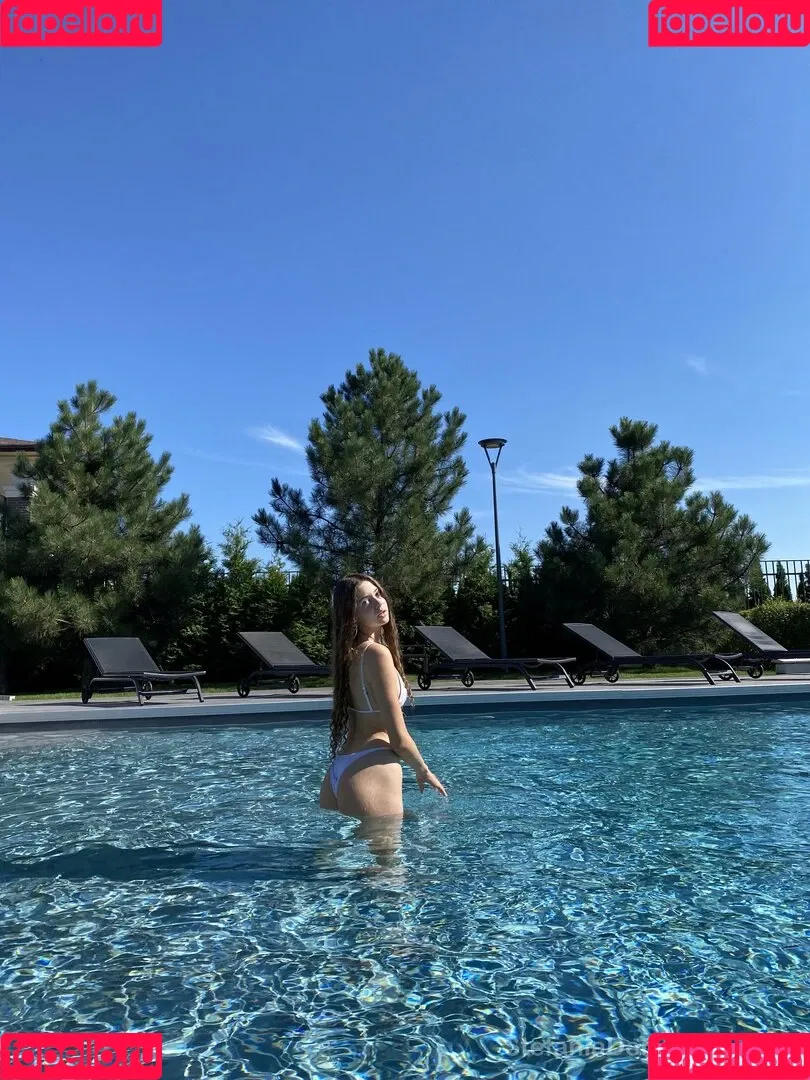Stefania Deriabina Onlyfans Photo Gallery 