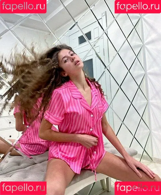 Stefania Deriabina Onlyfans Photo Gallery 