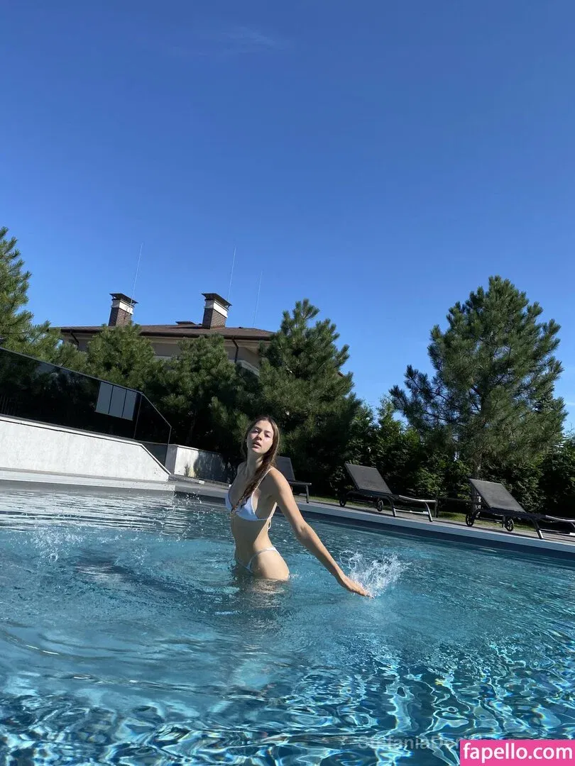 Stefania Deriabina Onlyfans Photo Gallery 