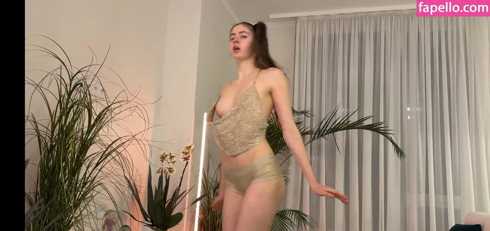 Stefania Deriabina Onlyfans Photo Gallery 