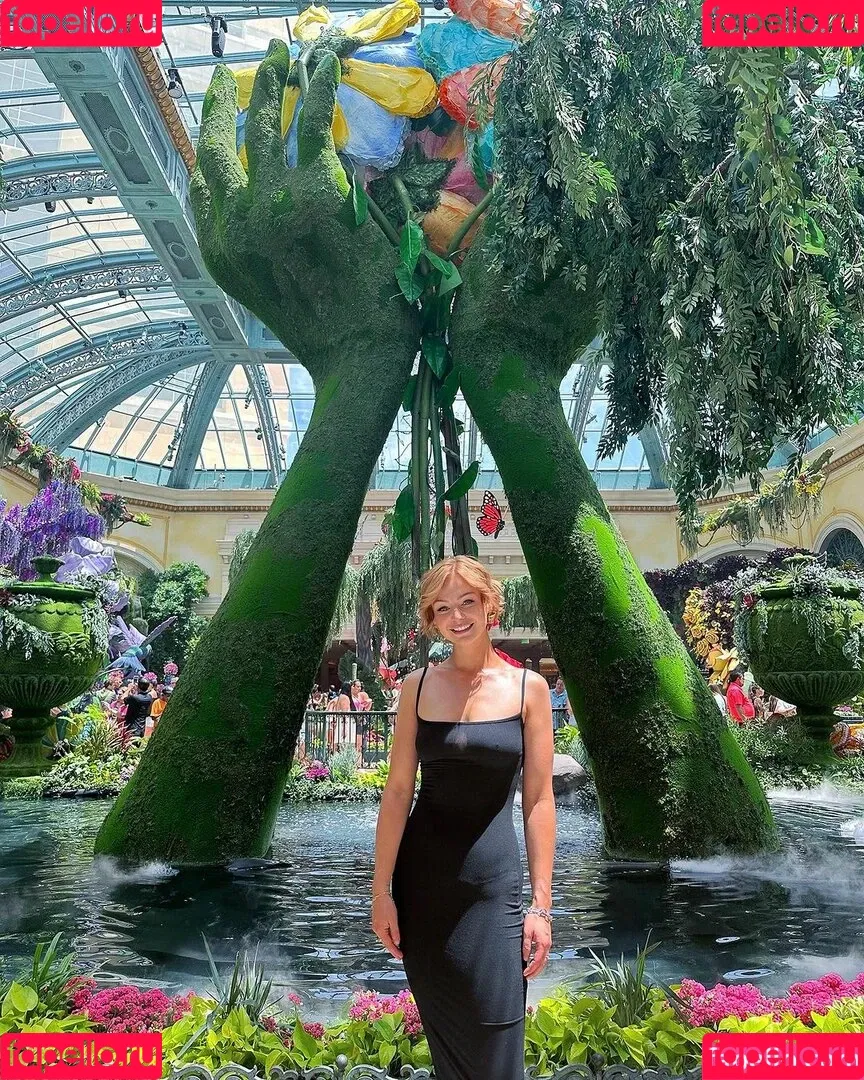 KallMeKris Onlyfans Photo Gallery 