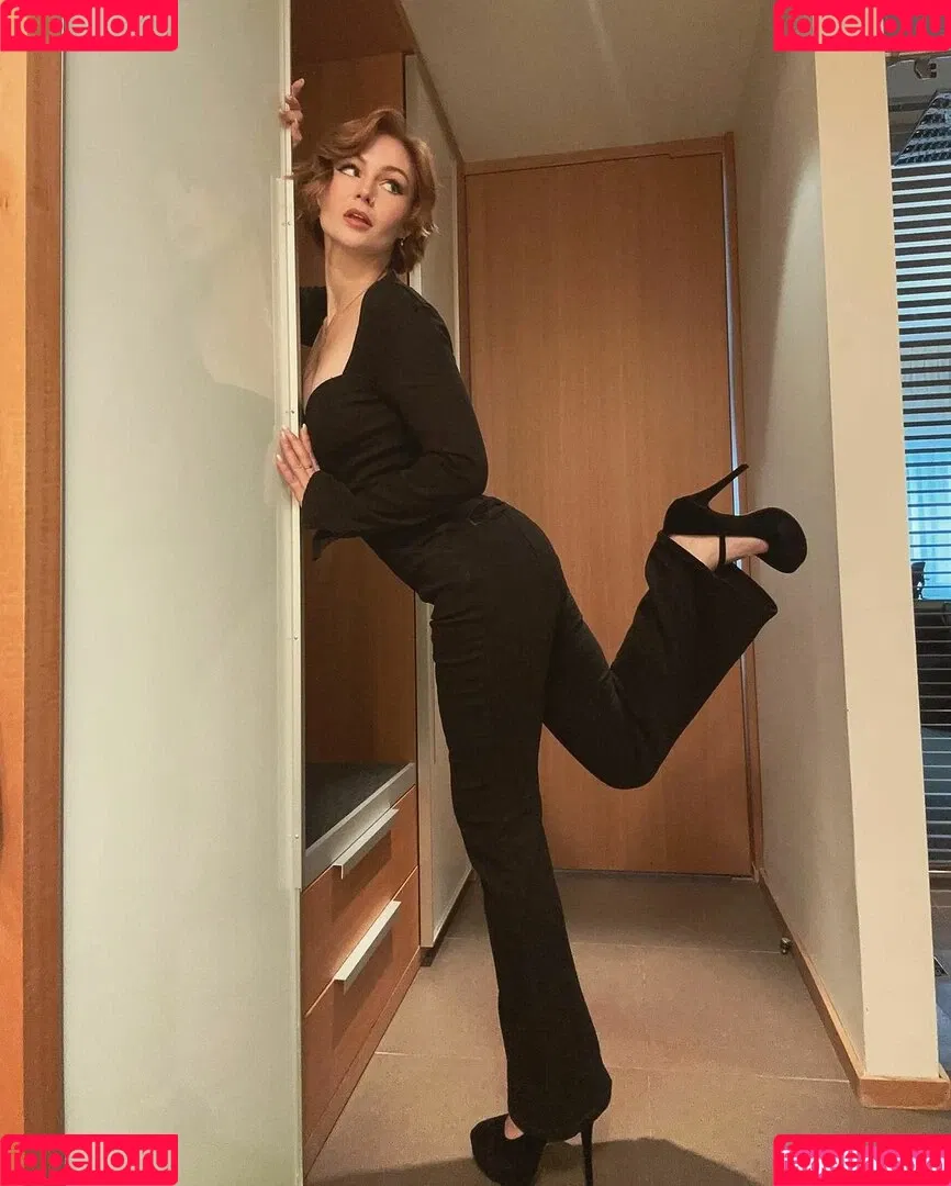 KallMeKris Onlyfans Photo Gallery 