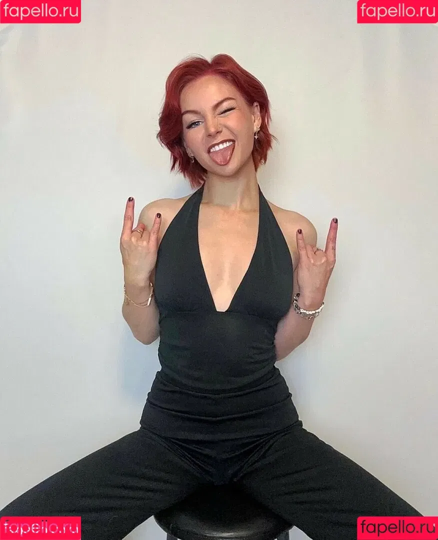 KallMeKris Onlyfans Photo Gallery 