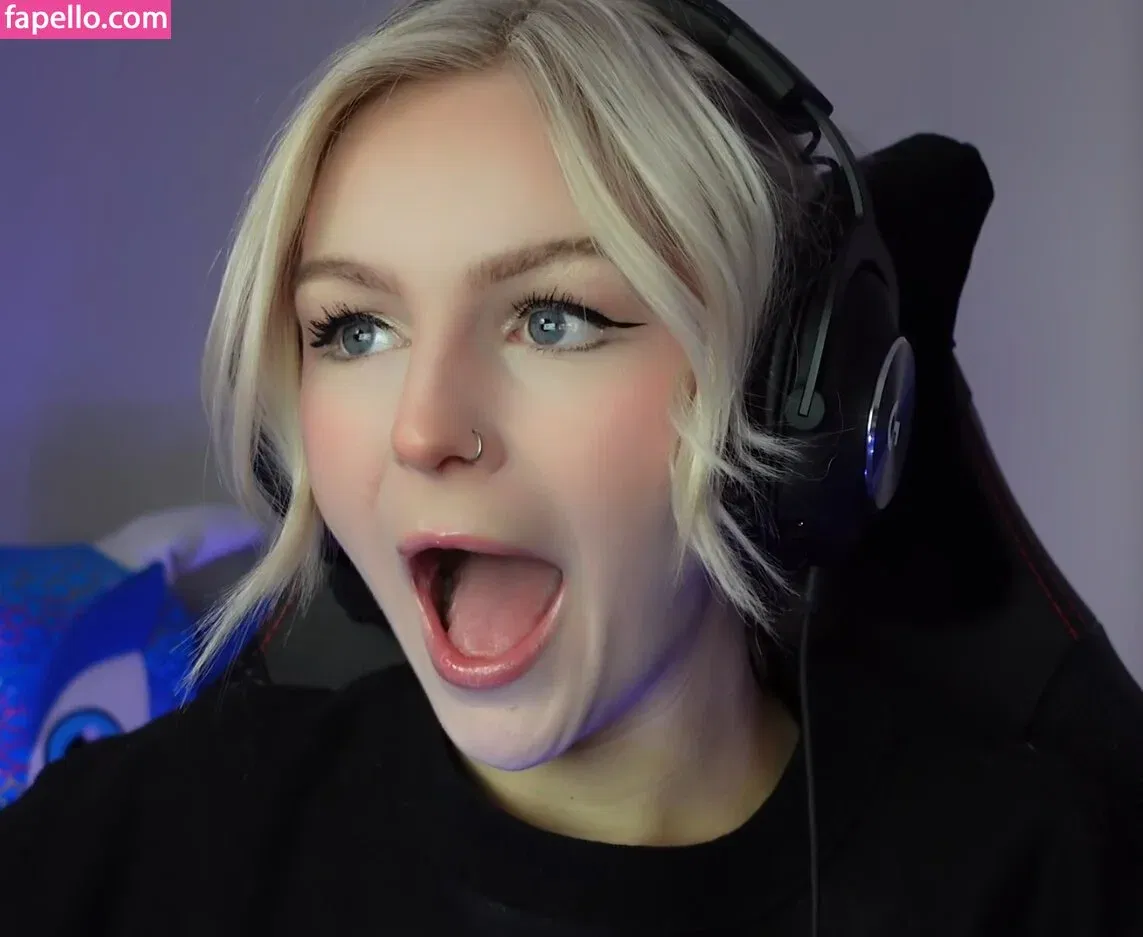 KallMeKris Onlyfans Photo Gallery 