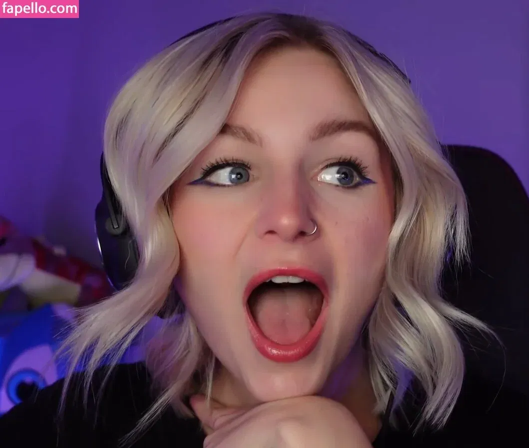 KallMeKris Onlyfans Photo Gallery 