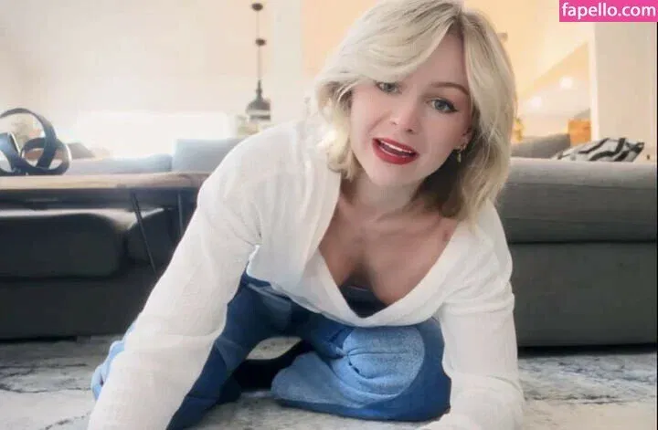 KallMeKris Onlyfans Photo Gallery 