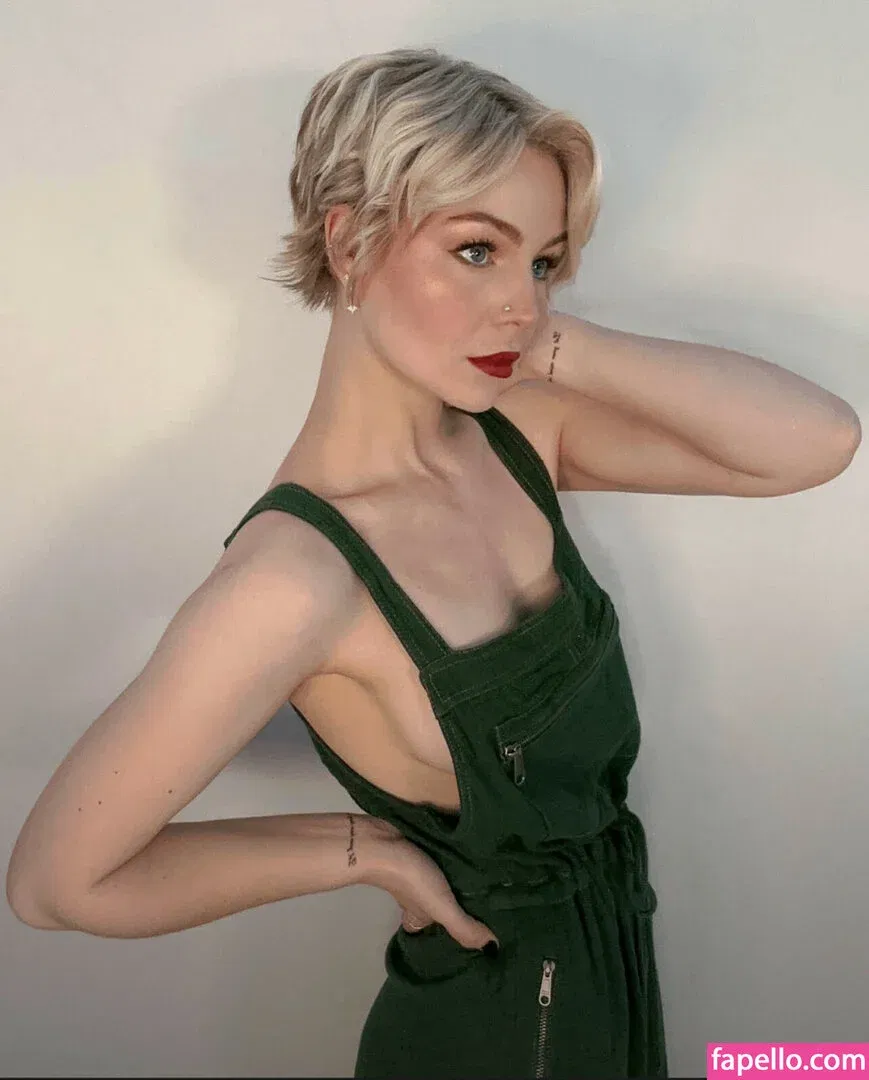 KallMeKris Onlyfans Photo Gallery 