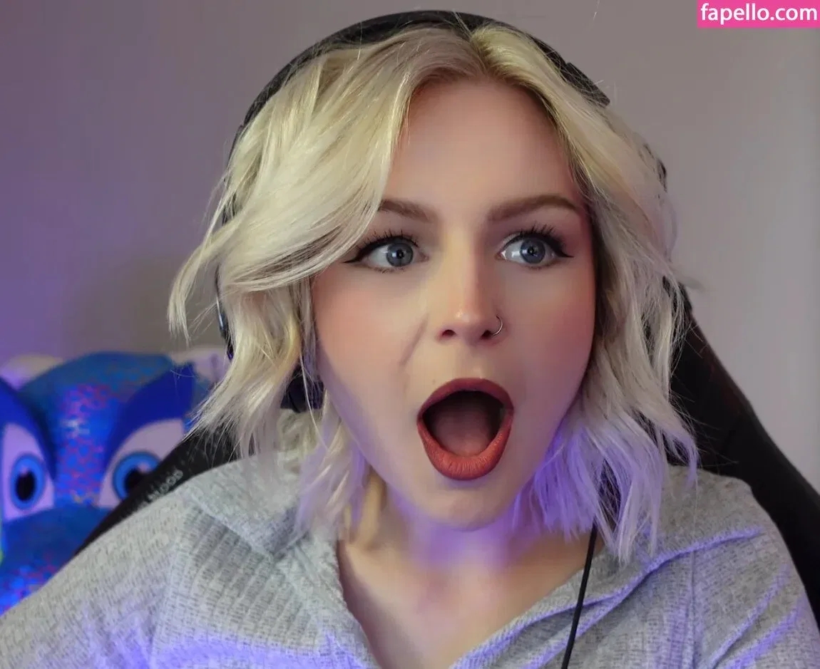 KallMeKris Onlyfans Photo Gallery 