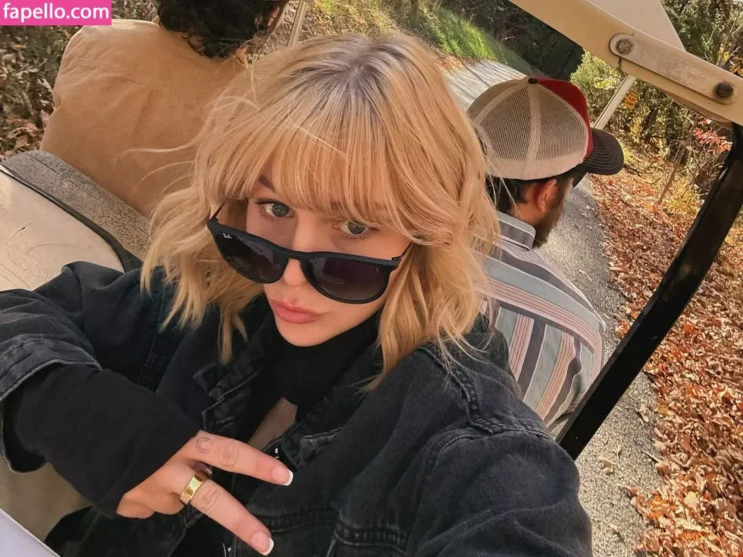 KallMeKris Onlyfans Photo Gallery 