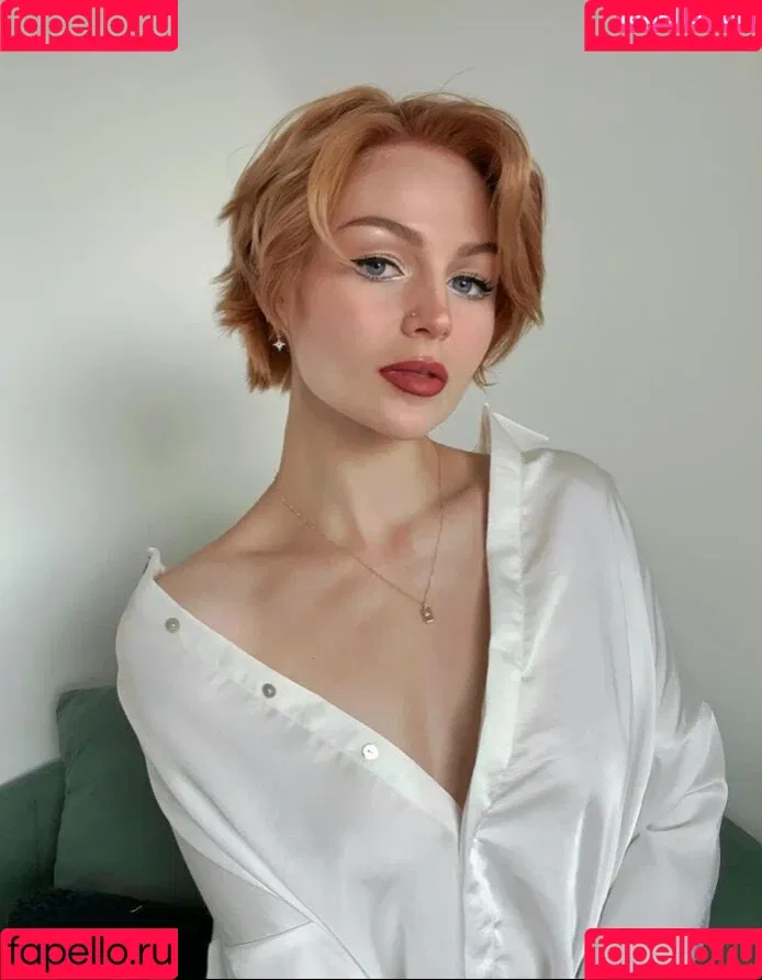 KallMeKris Onlyfans Photo Gallery 