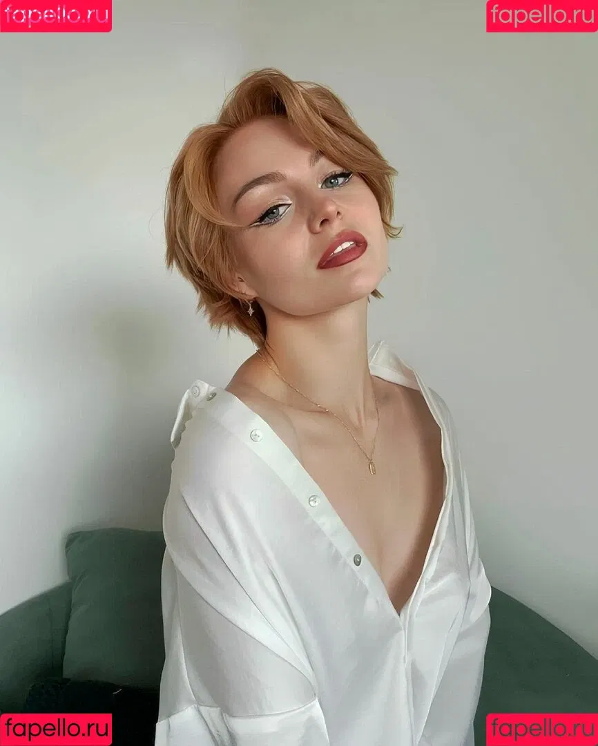 KallMeKris Onlyfans Photo Gallery 