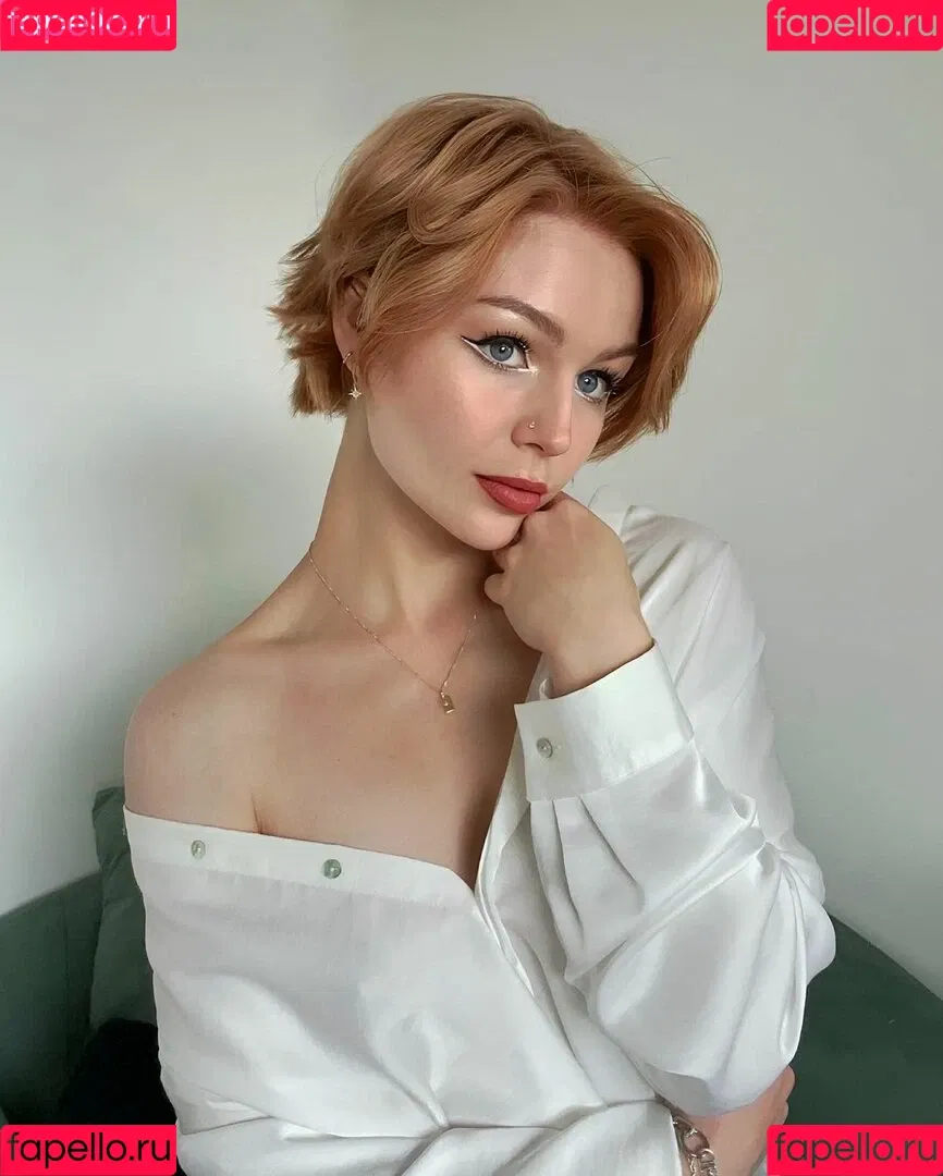 KallMeKris Onlyfans Photo Gallery 