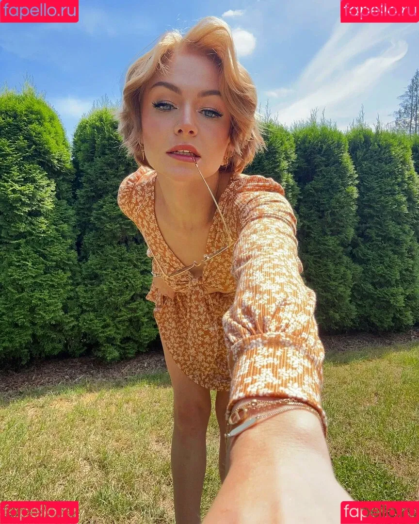 KallMeKris Onlyfans Photo Gallery 