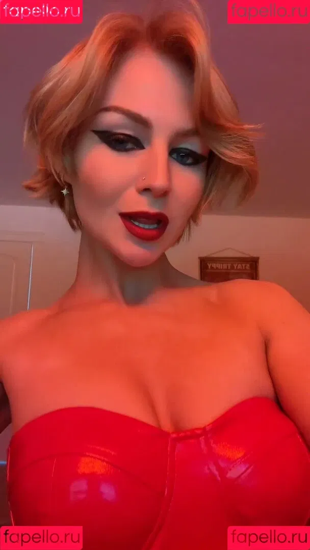 KallMeKris Onlyfans Photo Gallery 