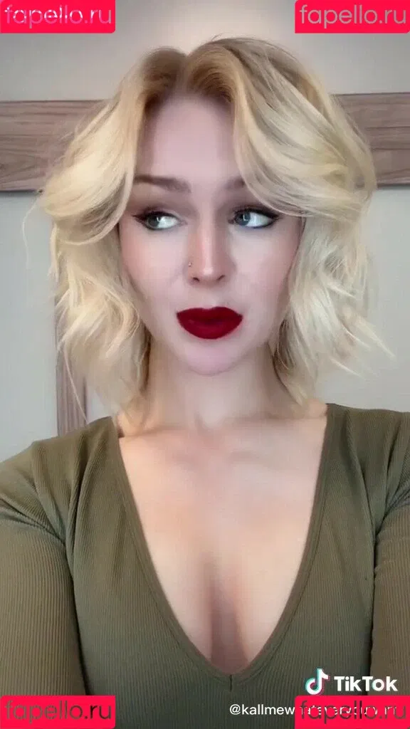 KallMeKris Onlyfans Photo Gallery 
