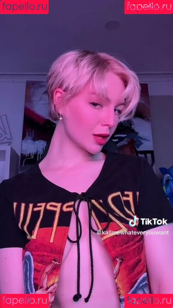 KallMeKris Onlyfans Photo Gallery 