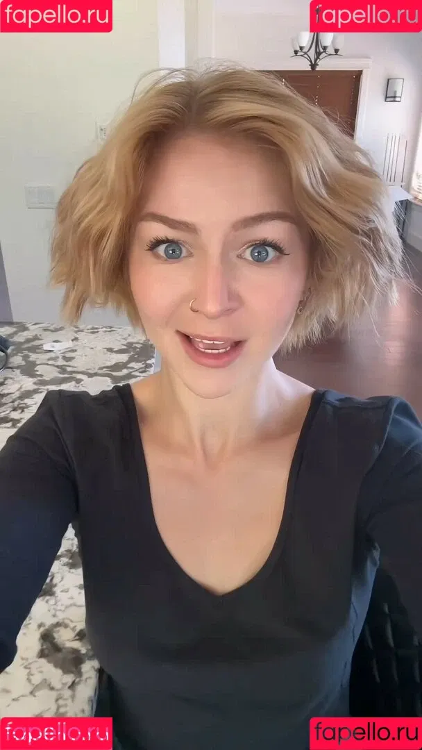 KallMeKris Onlyfans Photo Gallery 