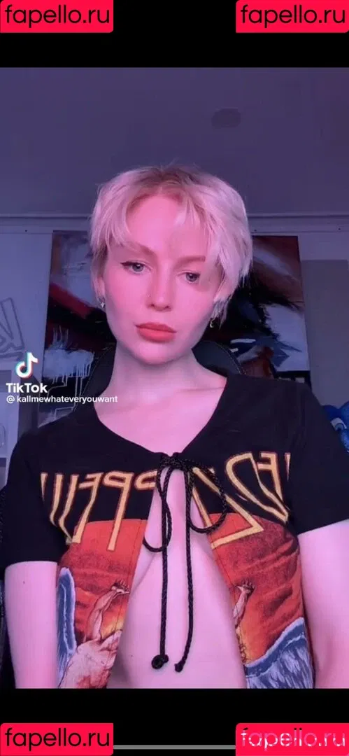 KallMeKris Onlyfans Photo Gallery 