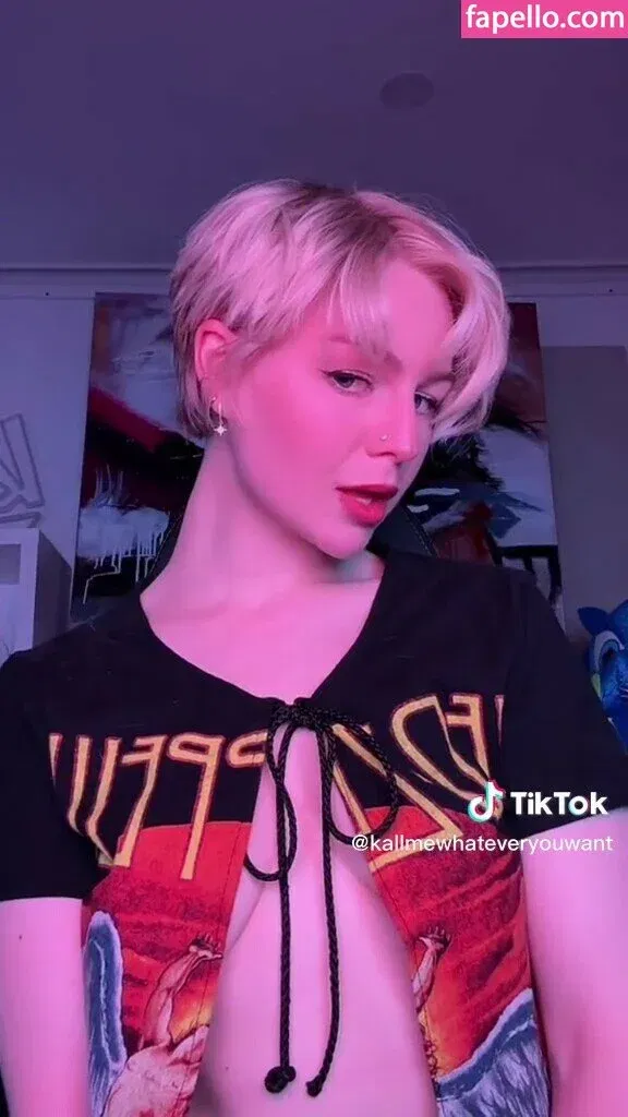 KallMeKris Onlyfans Photo Gallery 