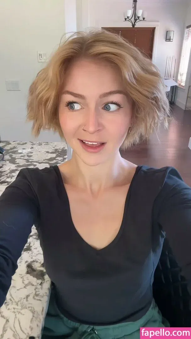 KallMeKris Onlyfans Photo Gallery 