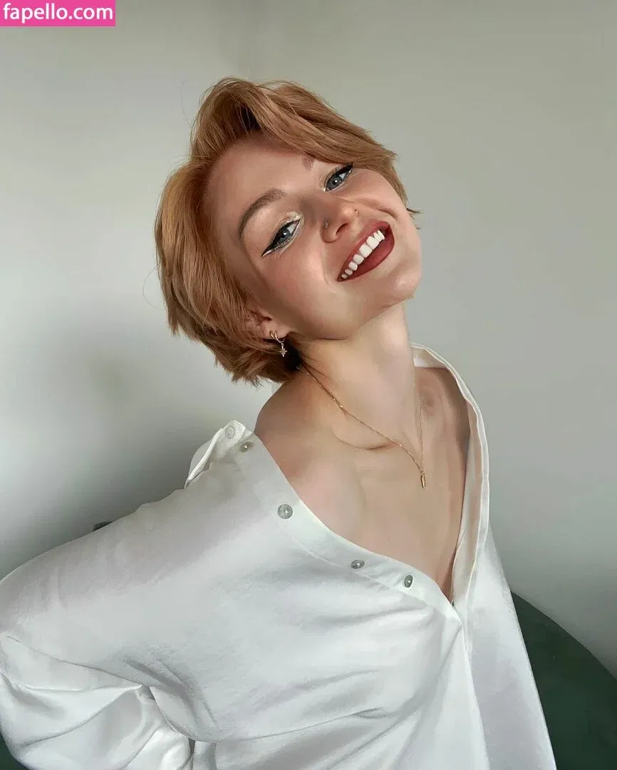 KallMeKris Onlyfans Photo Gallery 