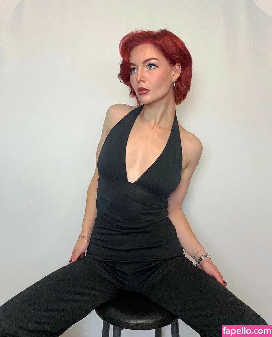 KallMeKris Onlyfans Photo Gallery 