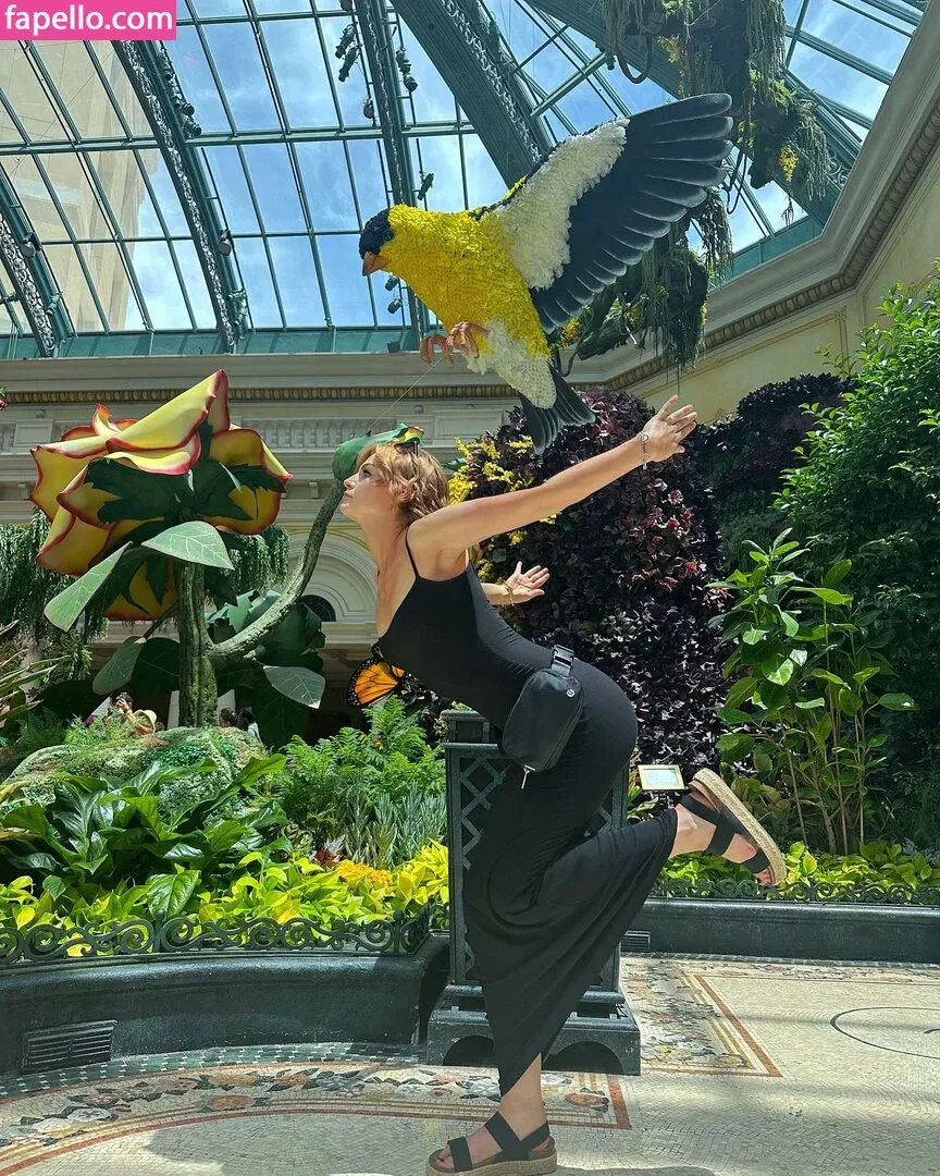 KallMeKris Onlyfans Photo Gallery 