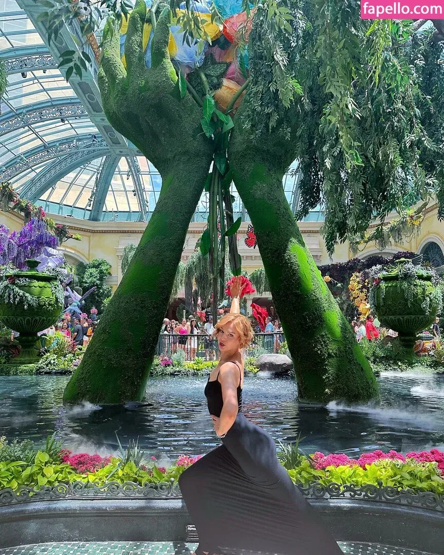 KallMeKris Onlyfans Photo Gallery 