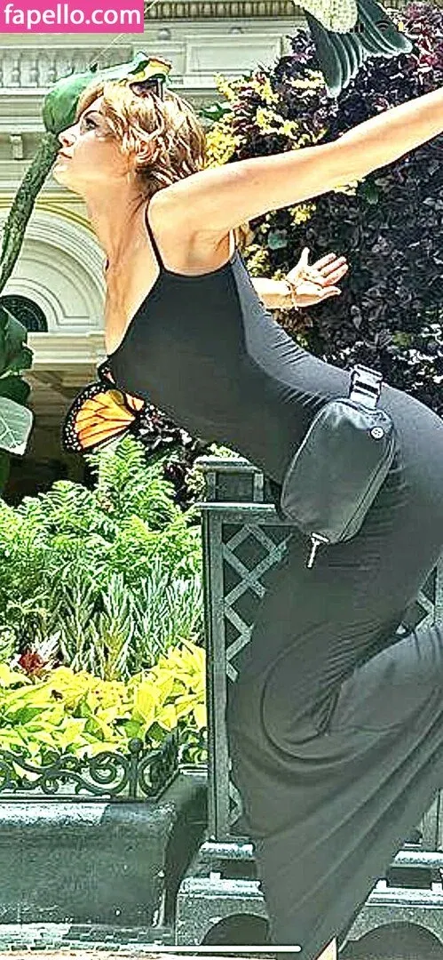 KallMeKris Onlyfans Photo Gallery 