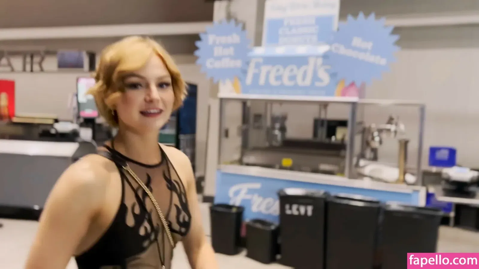 KallMeKris Onlyfans Photo Gallery 