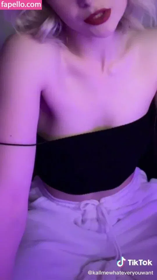 KallMeKris Onlyfans Photo Gallery 