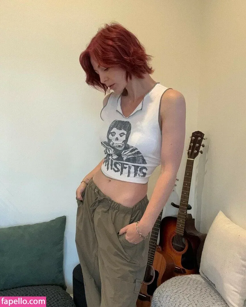 KallMeKris Onlyfans Photo Gallery 