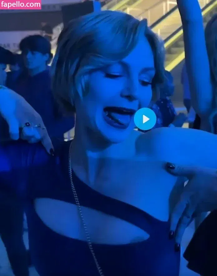 KallMeKris Onlyfans Photo Gallery 