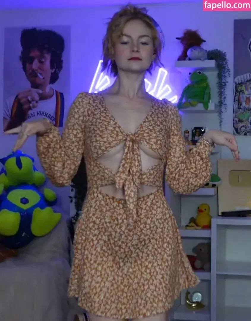 KallMeKris Onlyfans Photo Gallery 