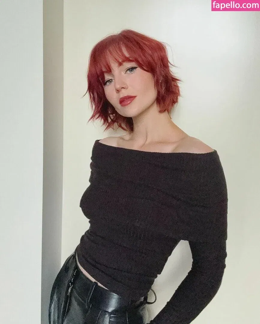 KallMeKris Onlyfans Photo Gallery 