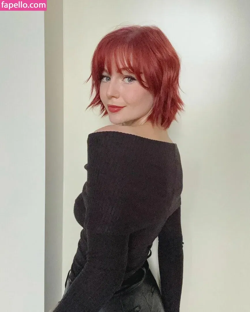 KallMeKris Onlyfans Photo Gallery 