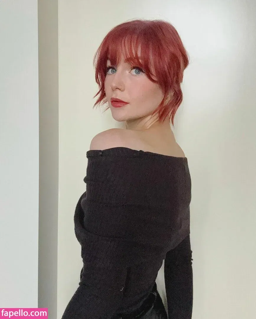 KallMeKris Onlyfans Photo Gallery 